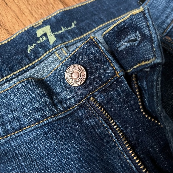 EUC 7 For All Mankind Roll Up Denim shorts - Picture 3 of 16